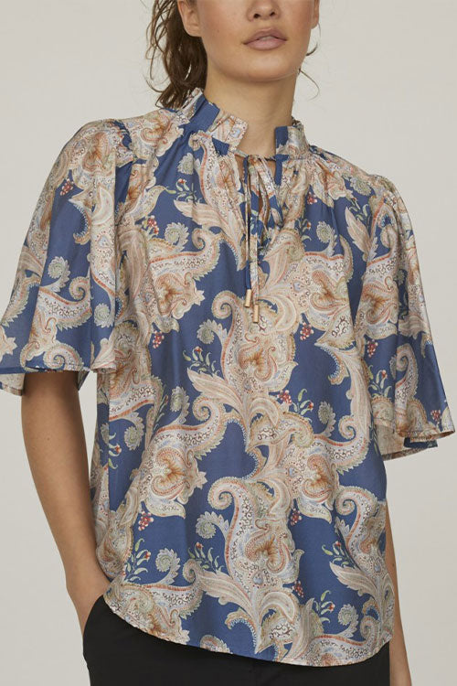 Bluser