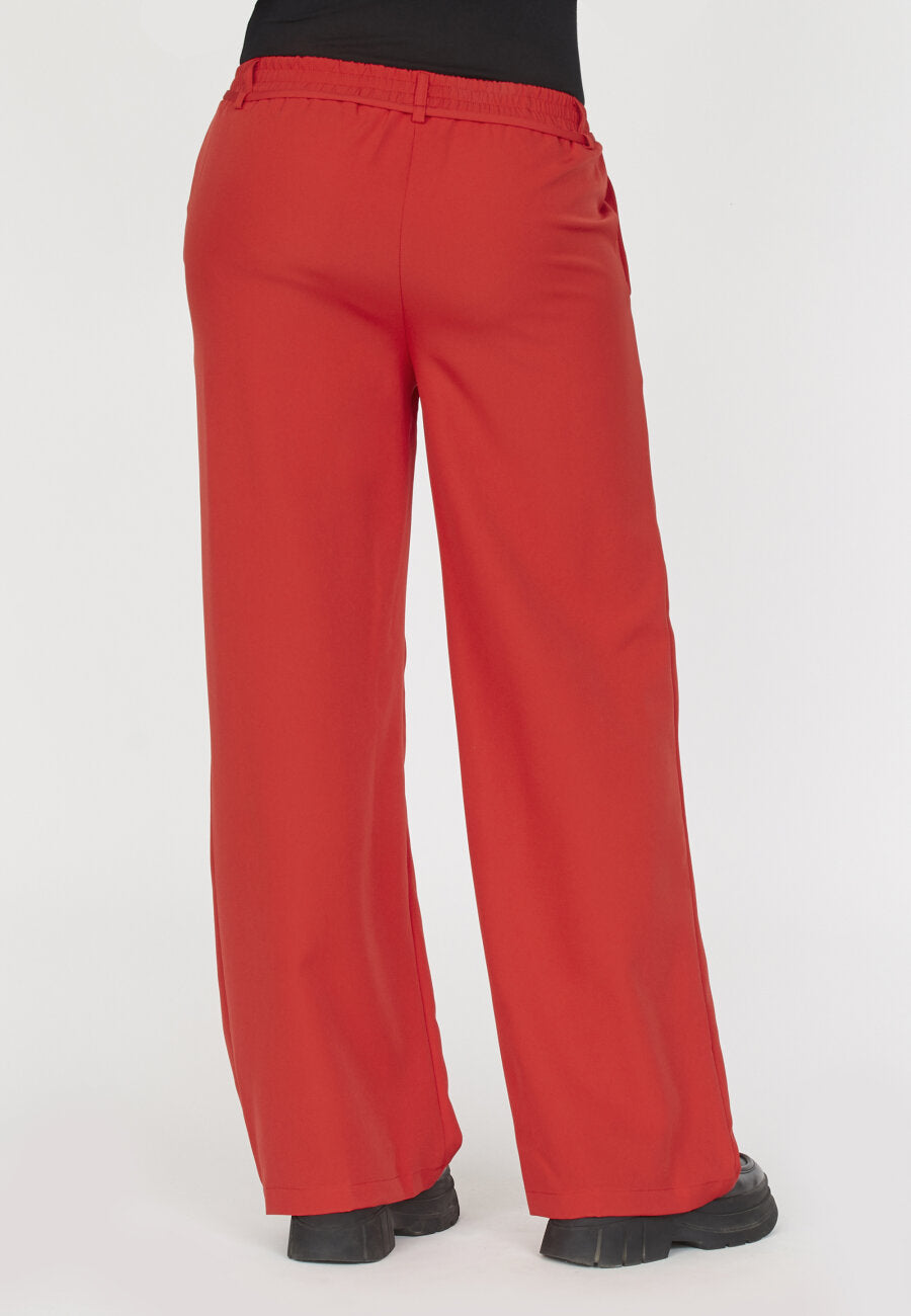 SISTERS POINT BUKSER