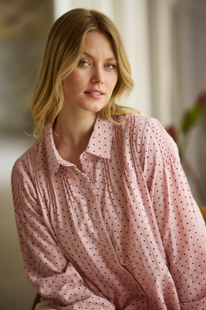 IN FRONT BLUSE