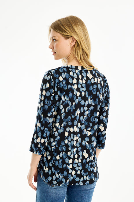 IN FRONT BLUSE