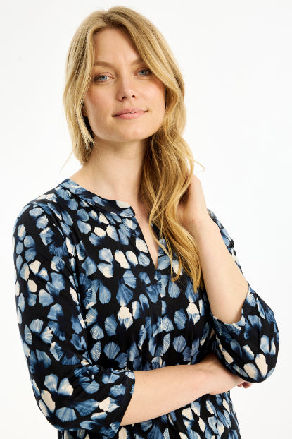 IN FRONT BLUSE