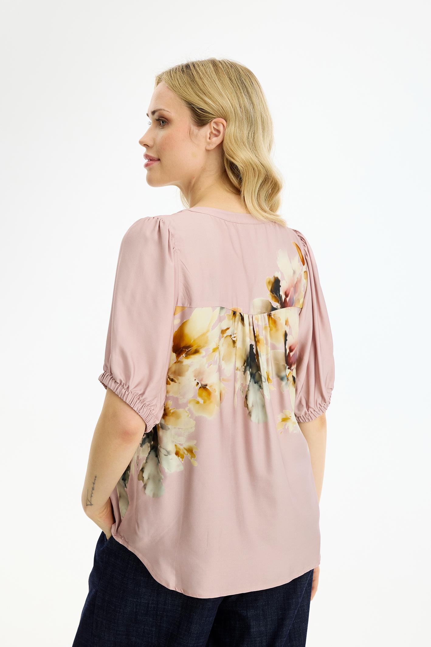 IN FRONT BLUSE