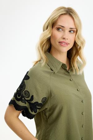 IN FRONT BLUSE