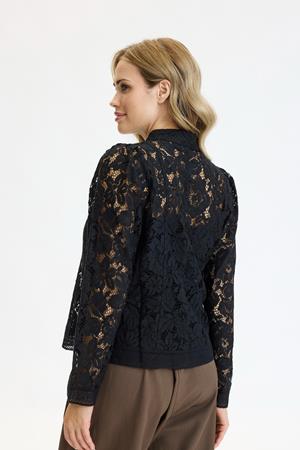IN FRONT BLUSE