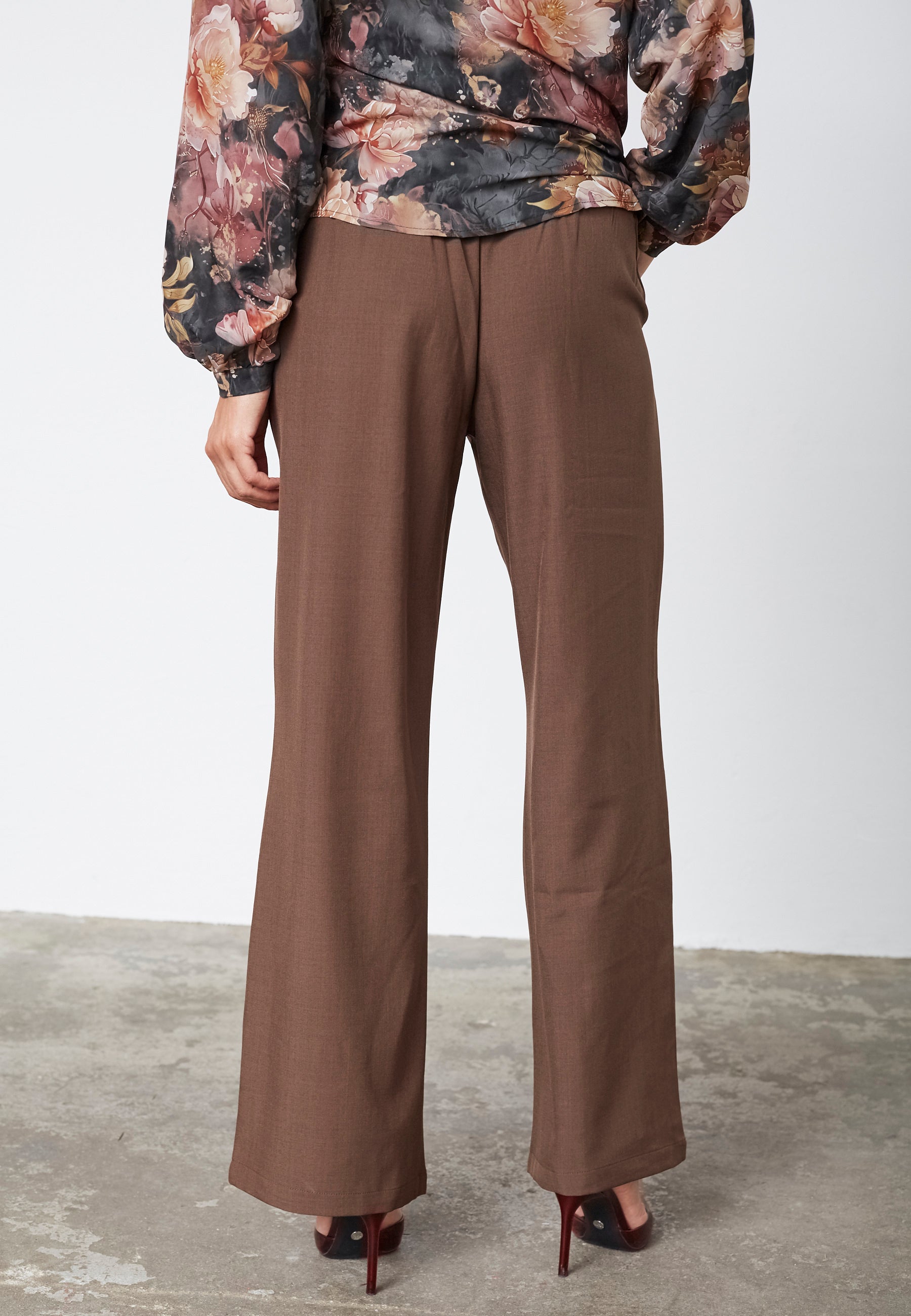 SISTERS POINT BUKSER