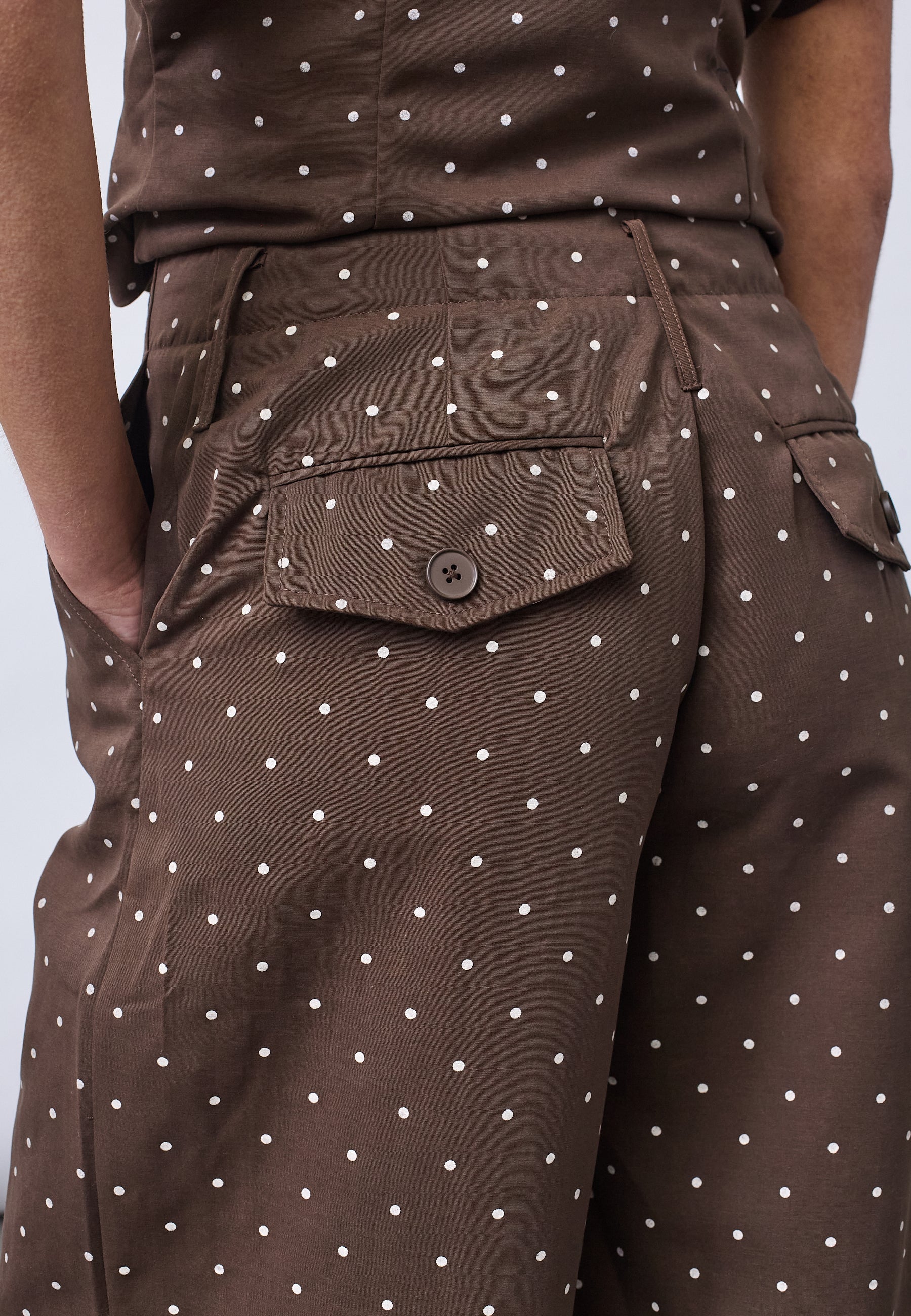 SISTERS POINT BUKSER