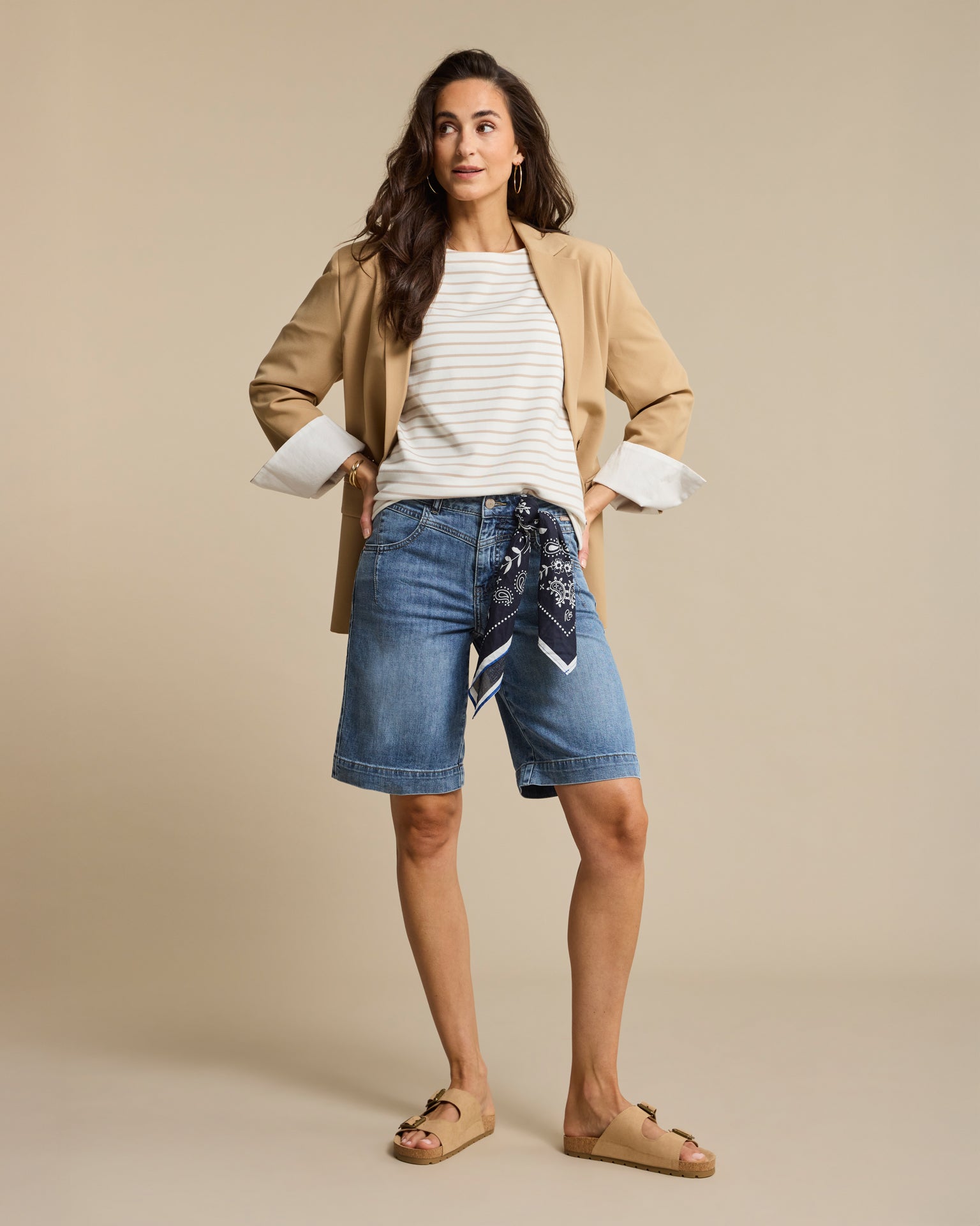 RED BUTTEN SWEET TEE