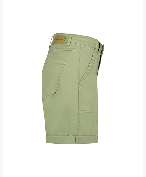 RED BUTTON SHORTS