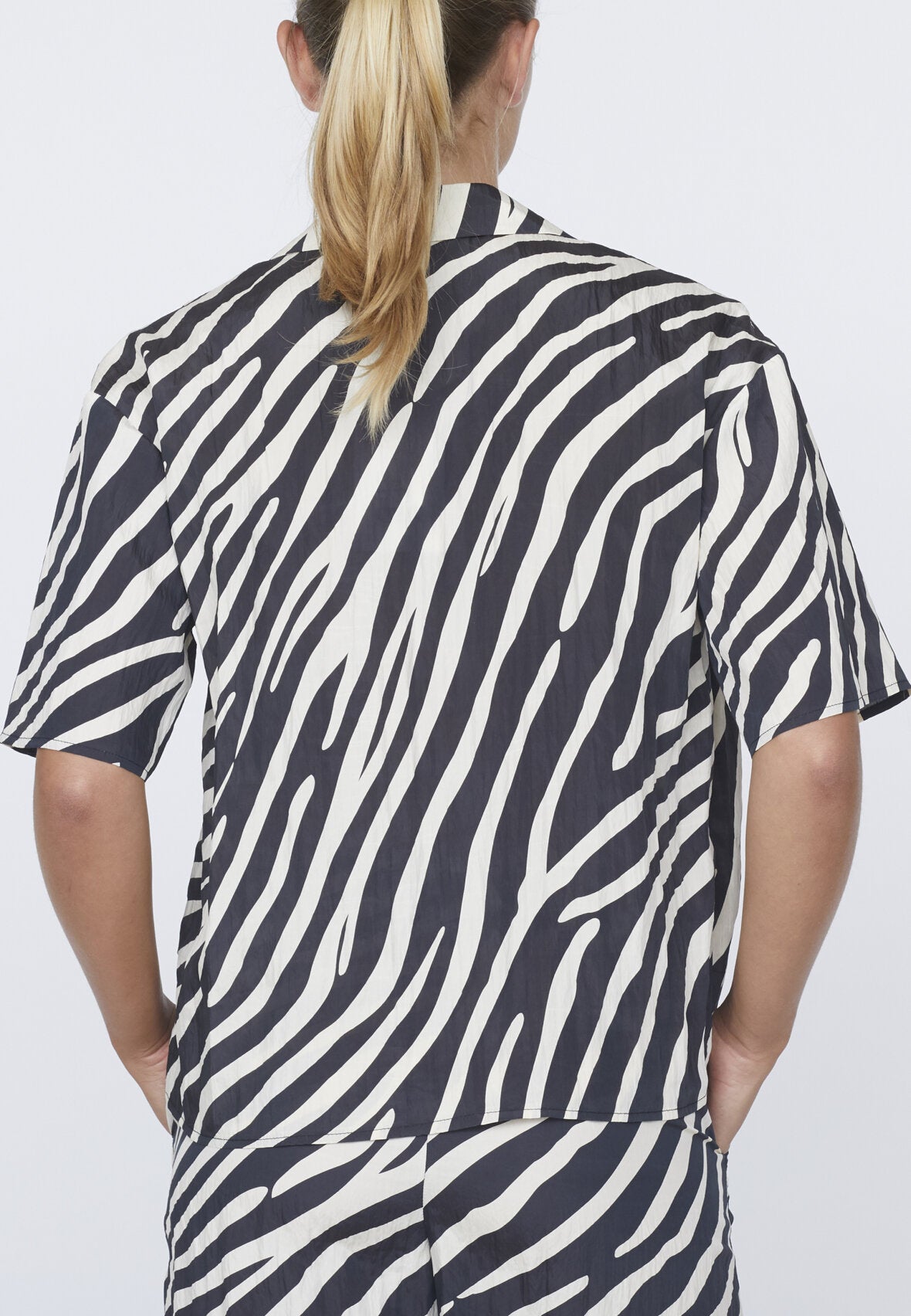 LOVE & DIVINE SKJORTE ZEBRA