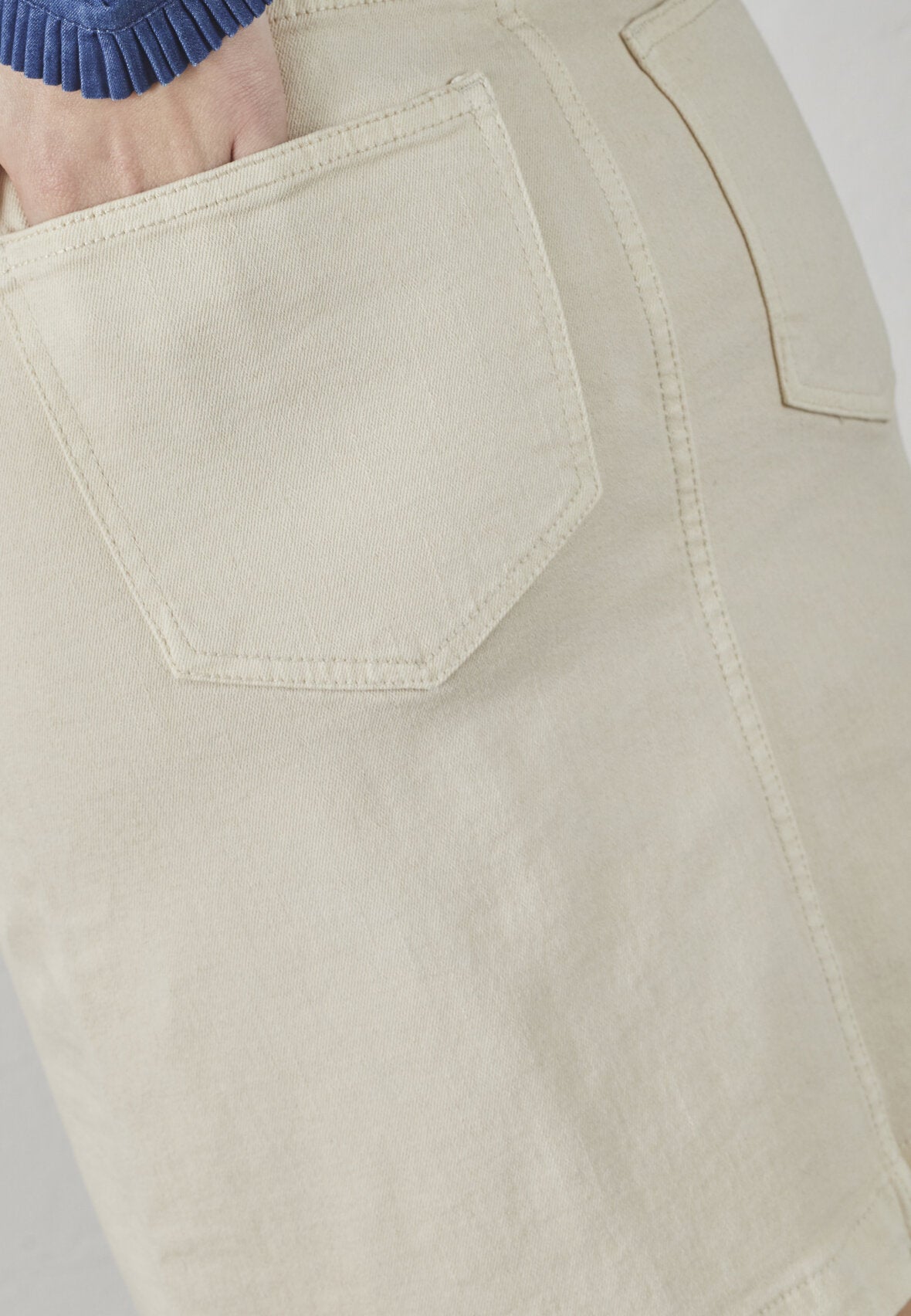 LOVE & DIVINE NEDERDEL