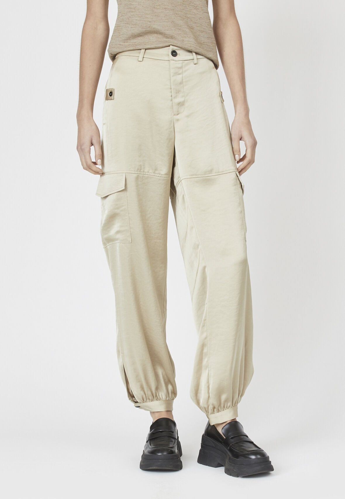 LOVE & DIVINE BUKSER