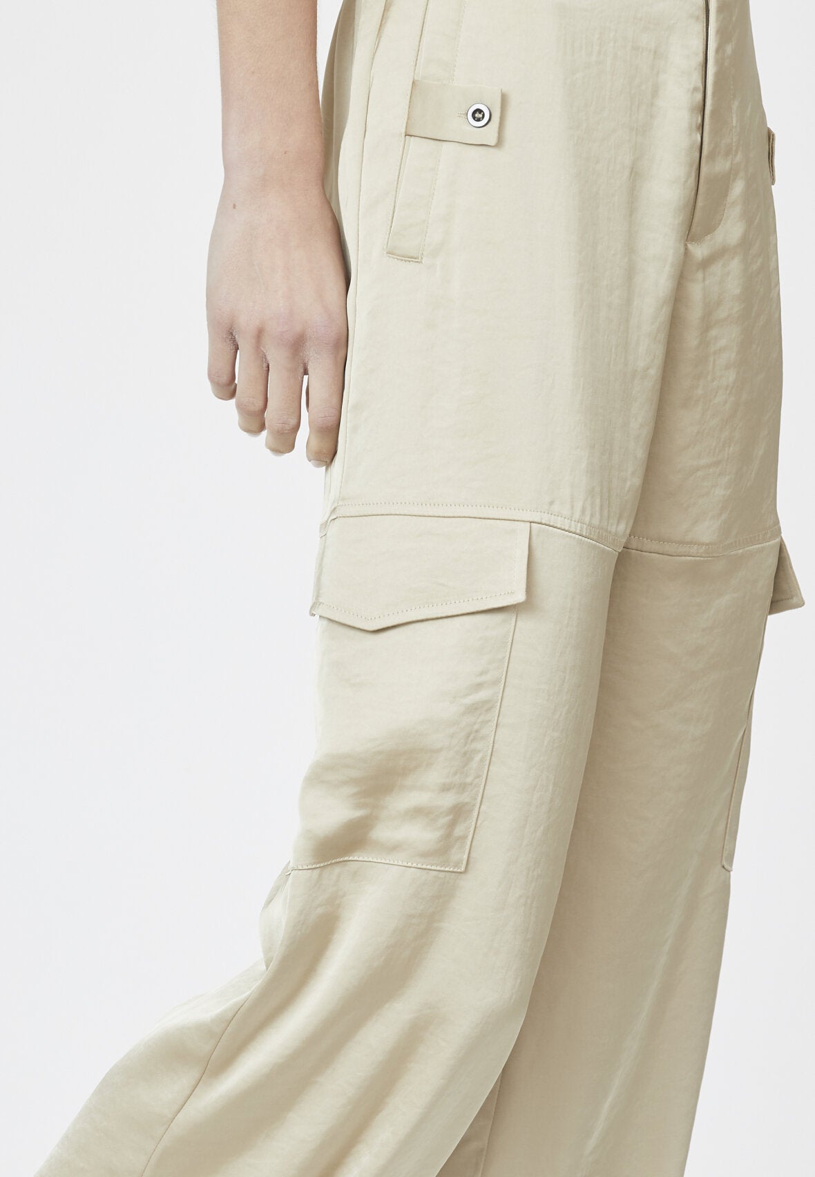 LOVE & DIVINE BUKSER