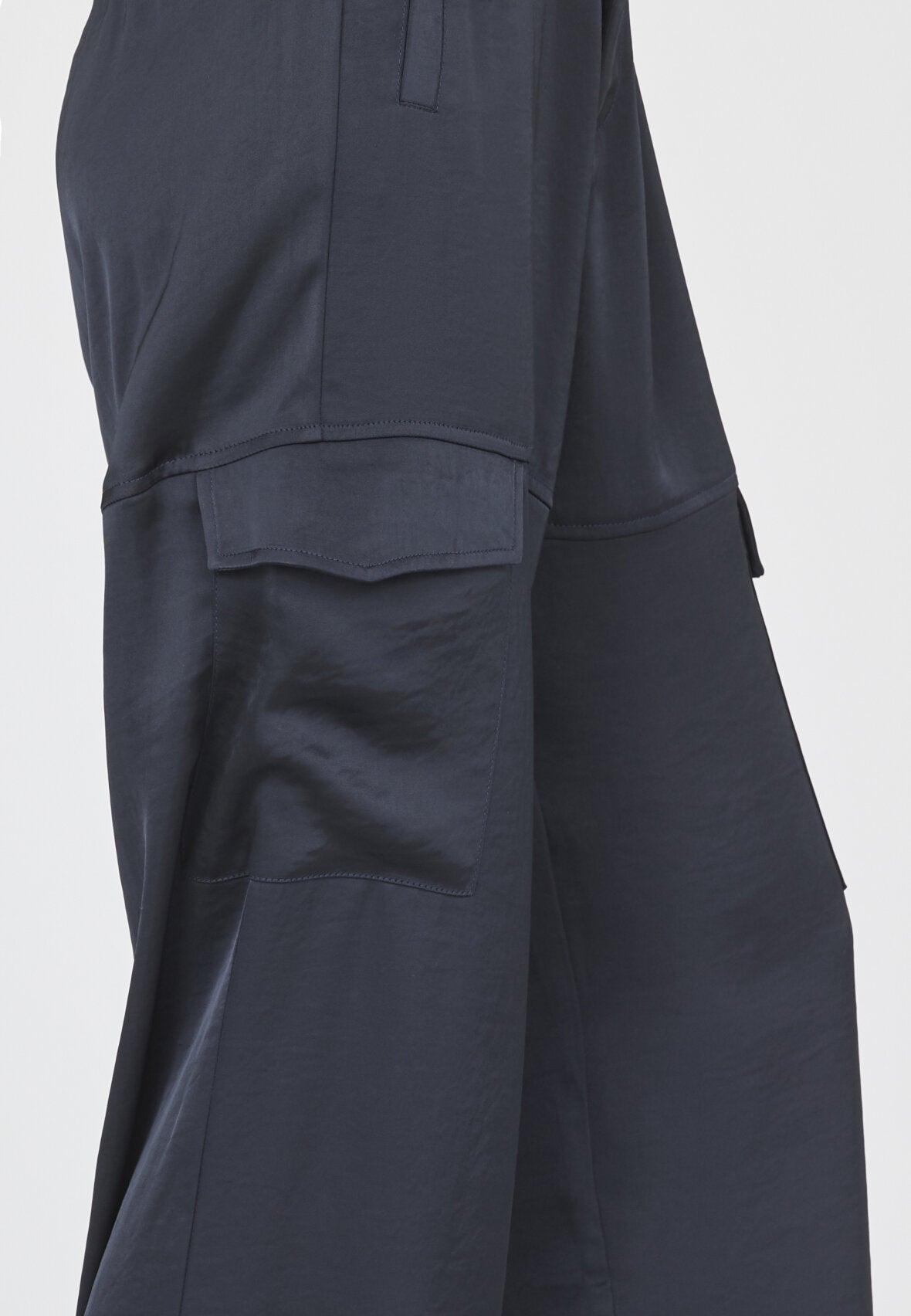 LOVE & DIVINE BUKSER