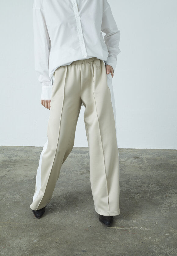 LOVE & DIVINE BUKSER