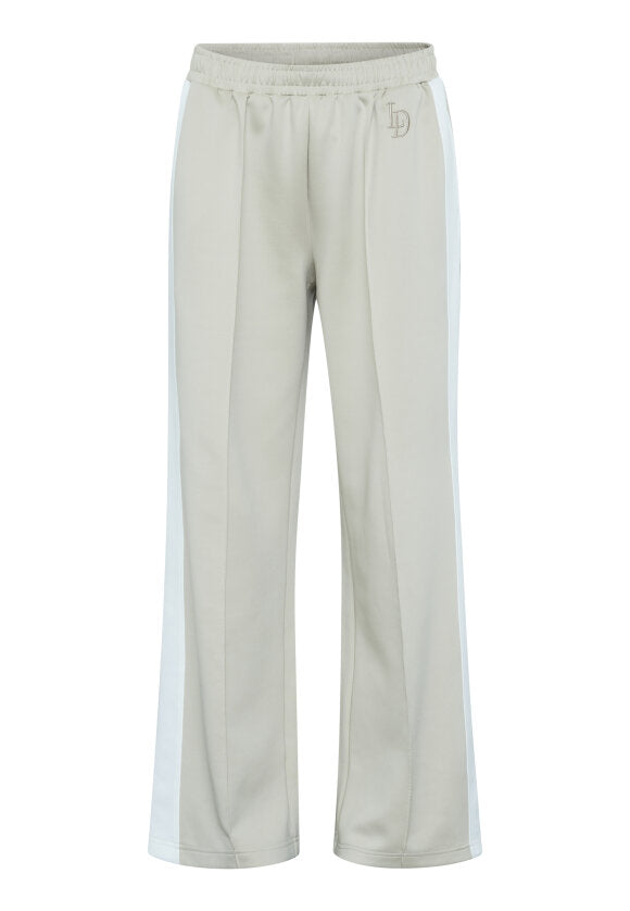 LOVE & DIVINE BUKSER