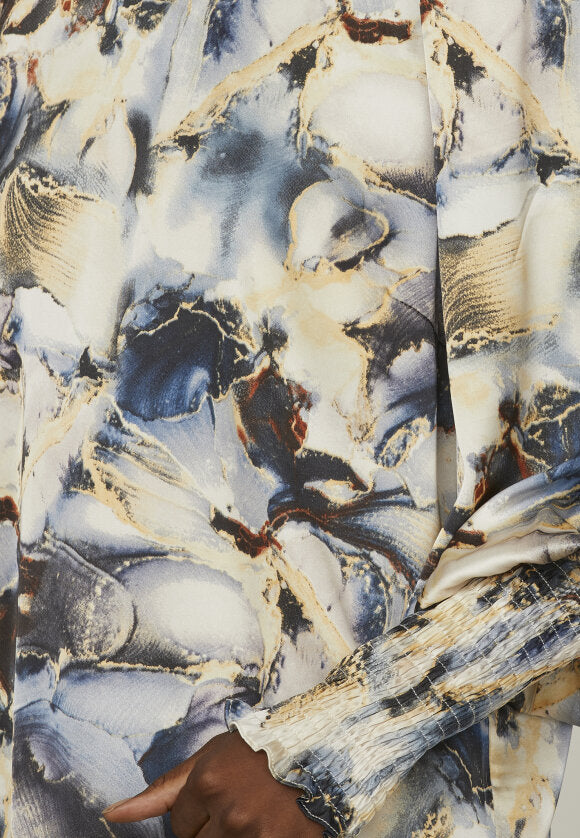 LOVE & DIVINE BLUSE