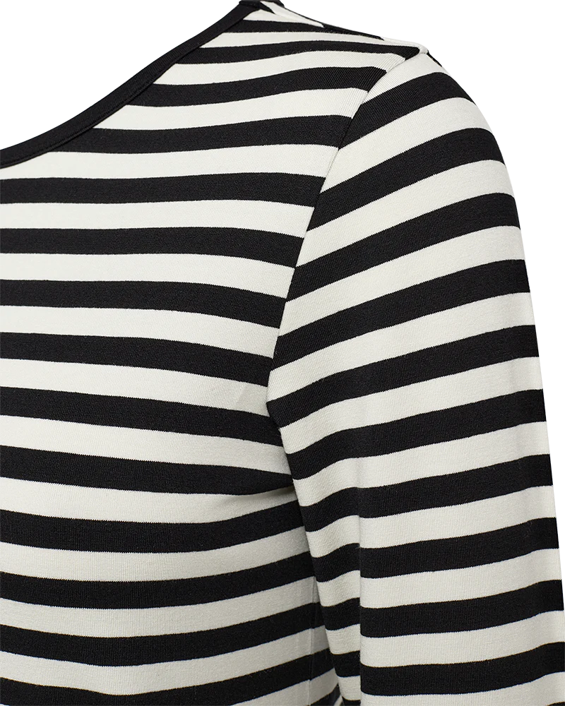 FREEQUENT T-SHIRT STRIBET