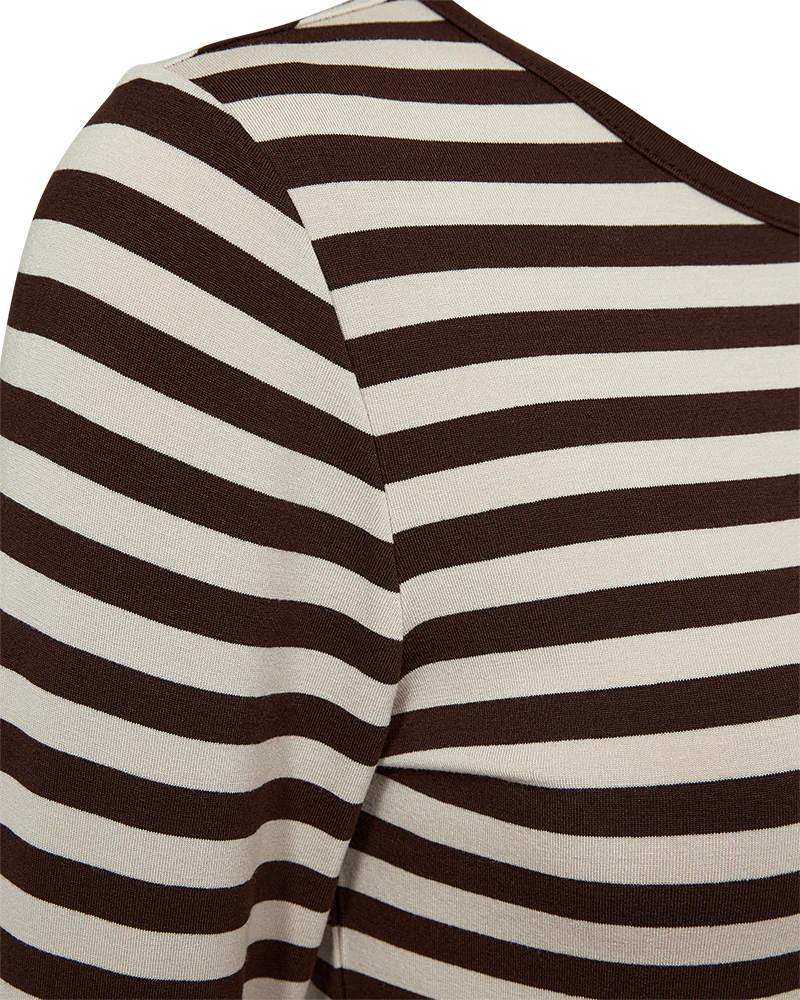 FREEQUENT T-SHIRT STRIBET