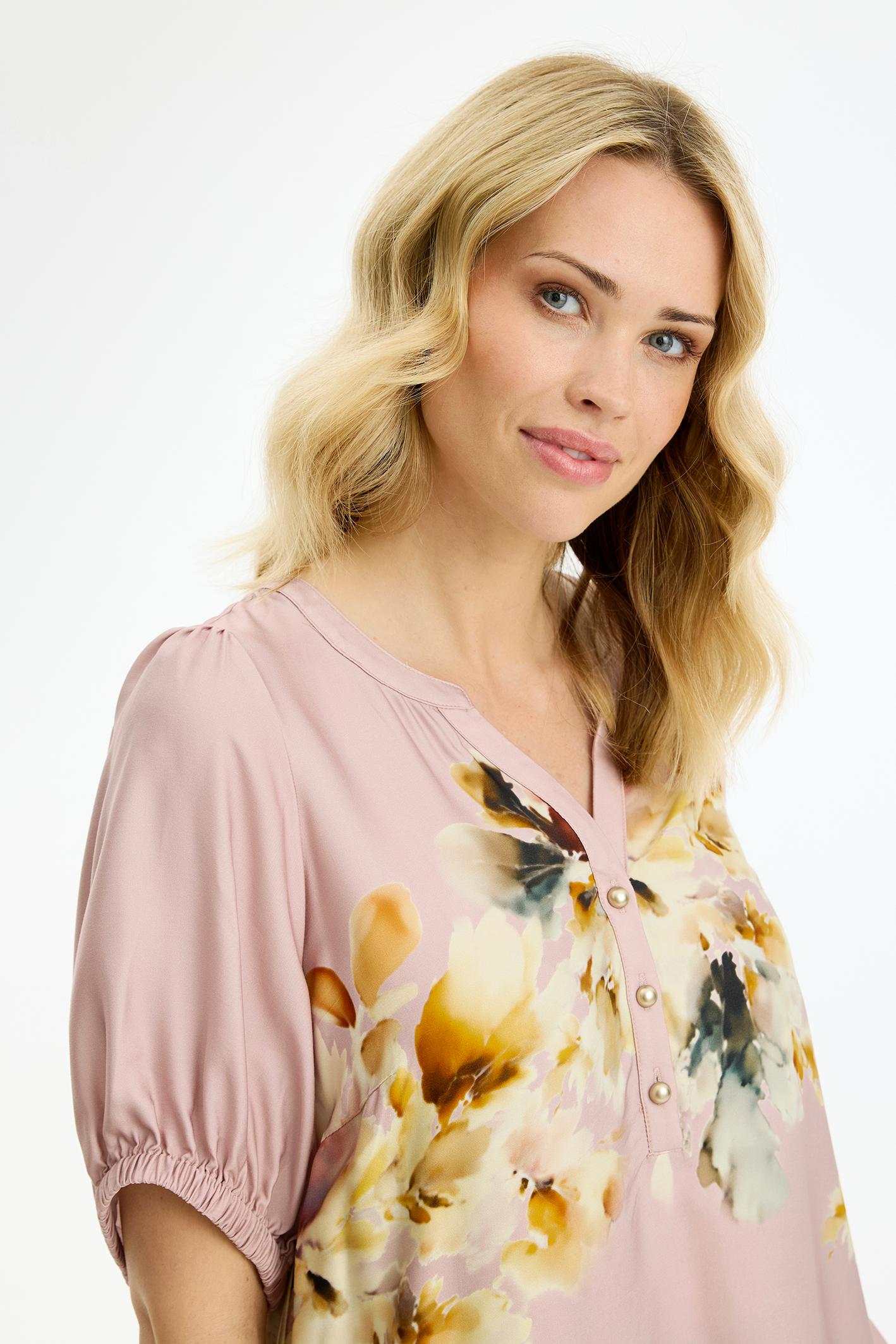 IN FRONT BLUSE