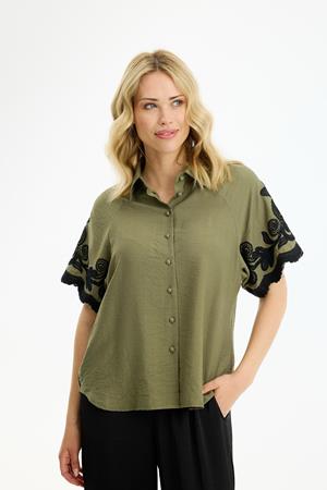 IN FRONT BLUSE