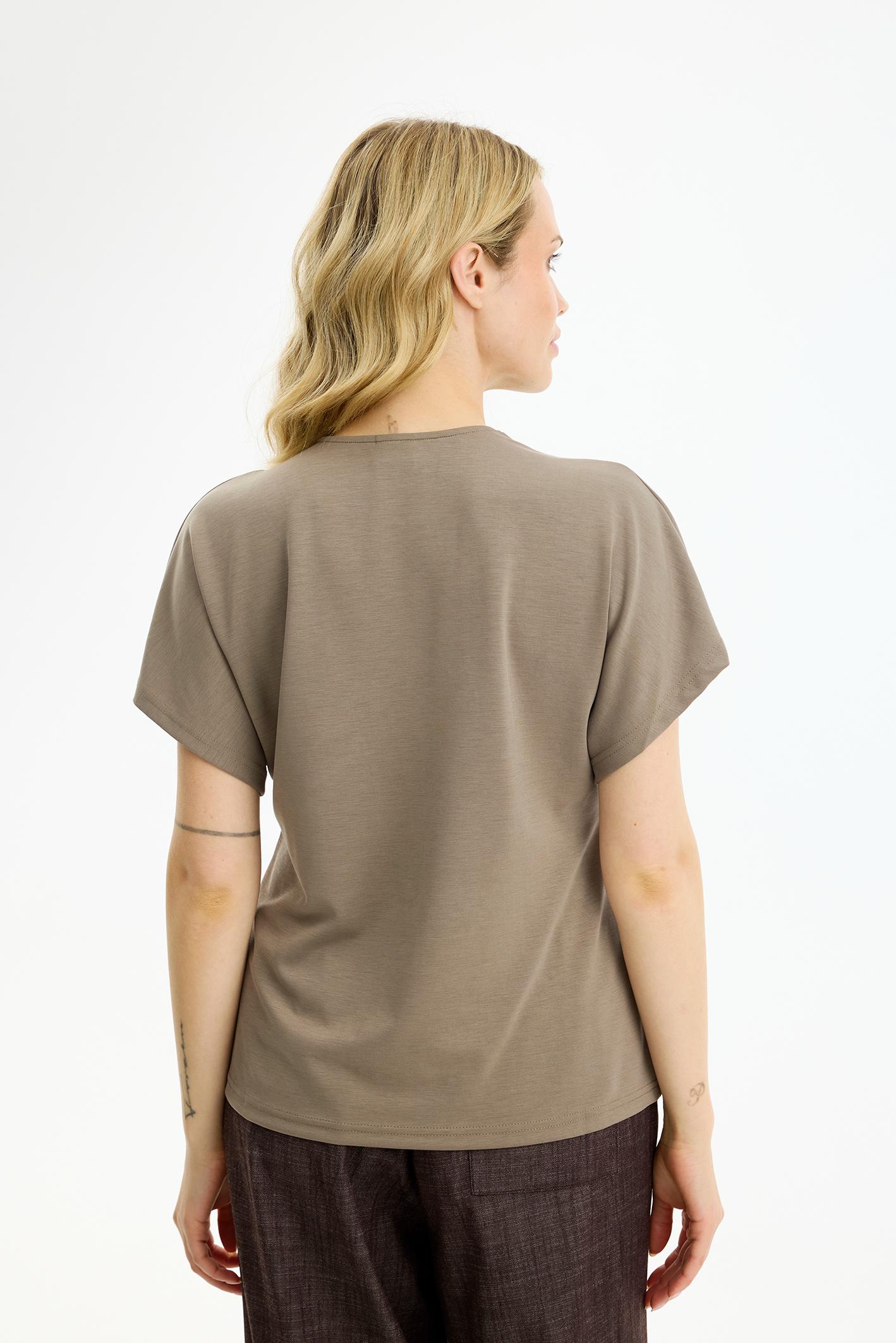 IN FRONT BLUSE