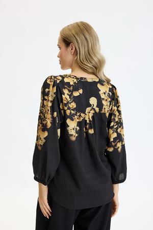 IN FRONT BLUSE