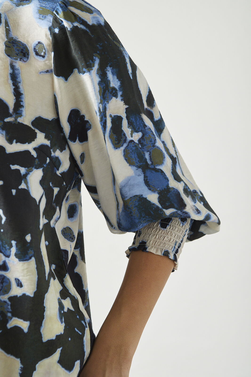 LOVE & DIVINE BLUSE