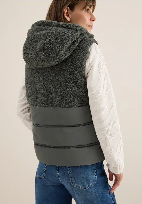 CECIL VEST