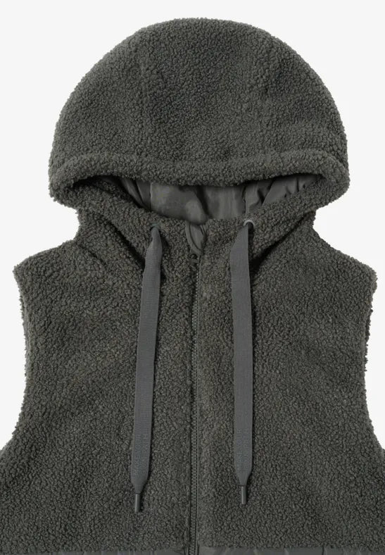 CECIL VEST