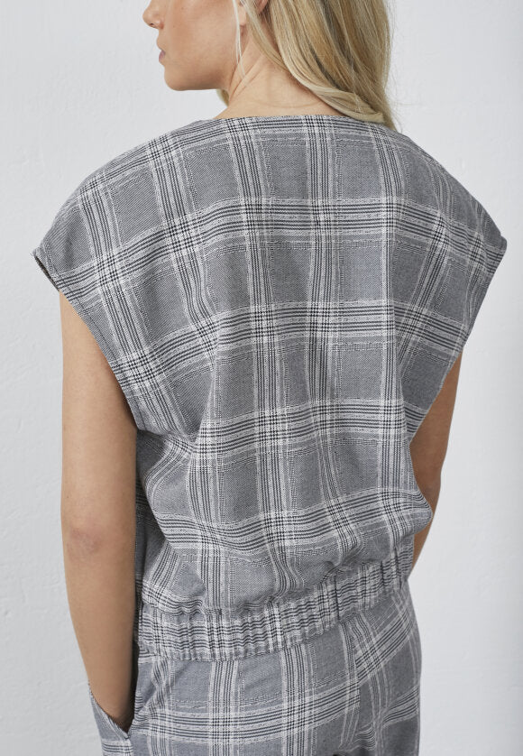 LOVE & DIVINE VEST