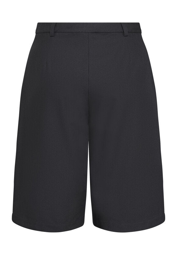 LOVE & DIVINE SHORTS