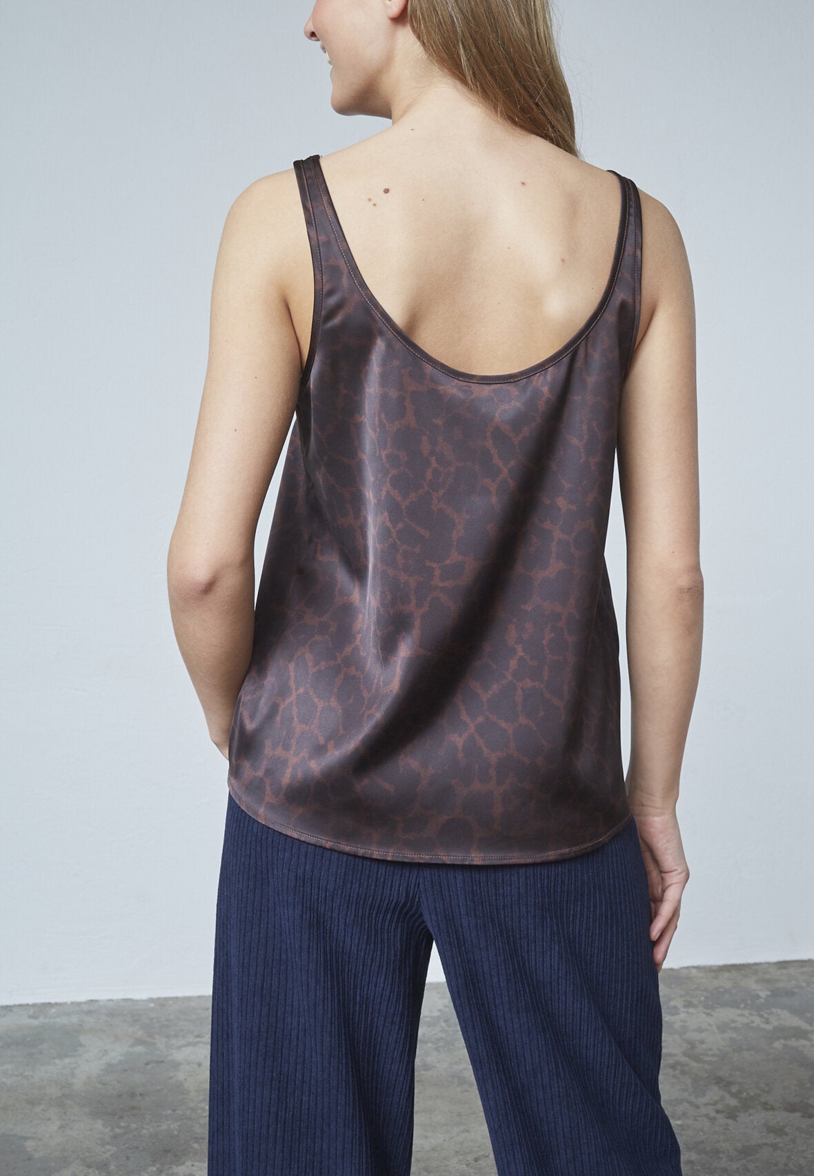LOVE & DIVINE TOP