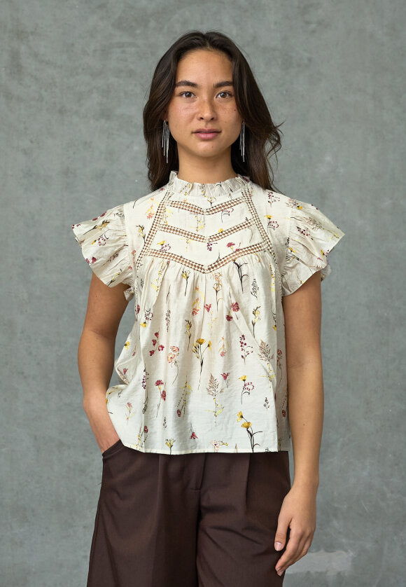 LOVE & DIVINE TOP