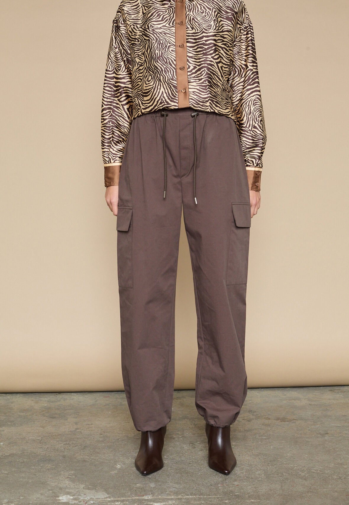 LOVE & DIVINE BUKSER