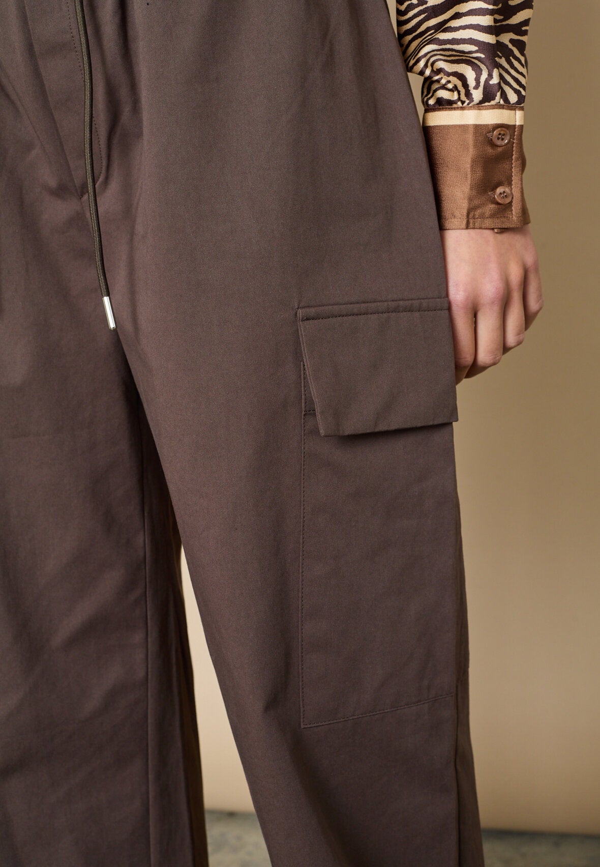 LOVE & DIVINE BUKSER