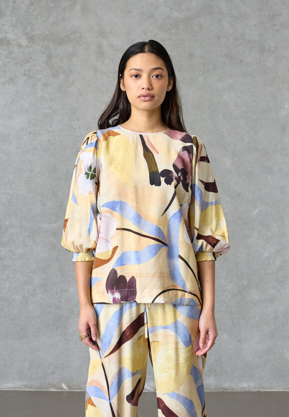 LOVE & DIVINE BLUSE