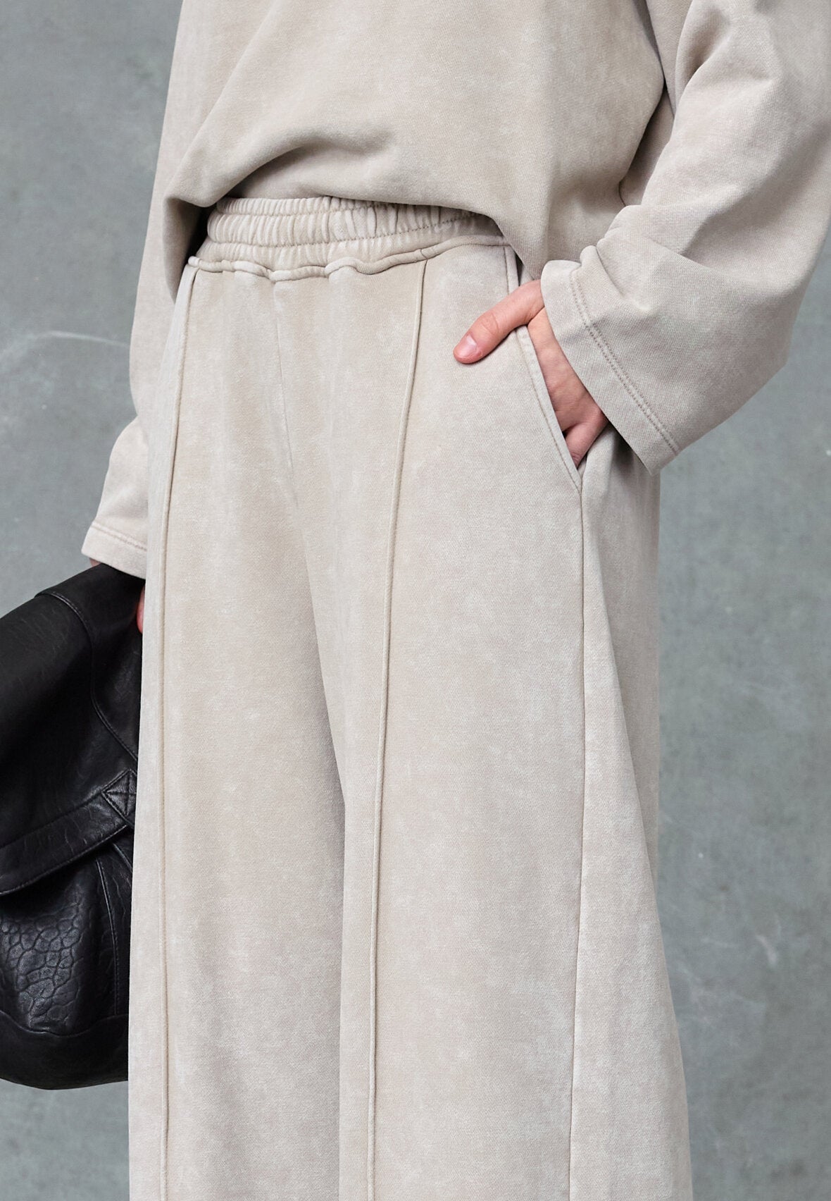 LOVE & DIVINE BUKSER