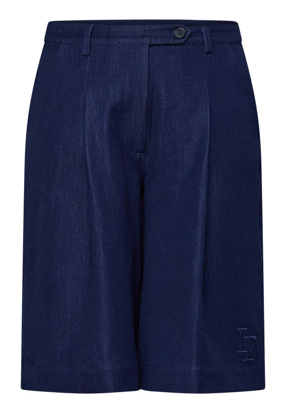 LOVE & DIVINE SHORTS