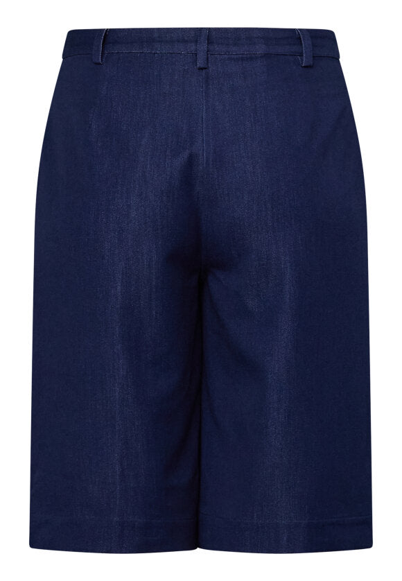 LOVE & DIVINE SHORTS