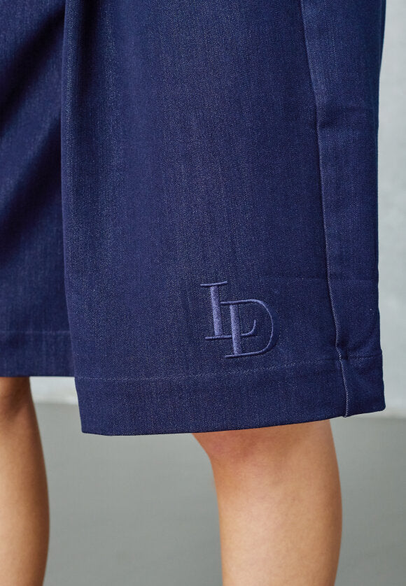 LOVE & DIVINE SHORTS