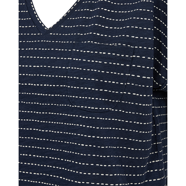 FREEQUINT T SHIRT